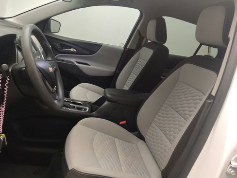 Used 2018 Chevrolet Equinox LS FWD image 17