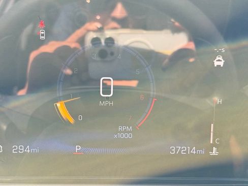 Used 2025 Chevrolet Trax LT FWD image 31