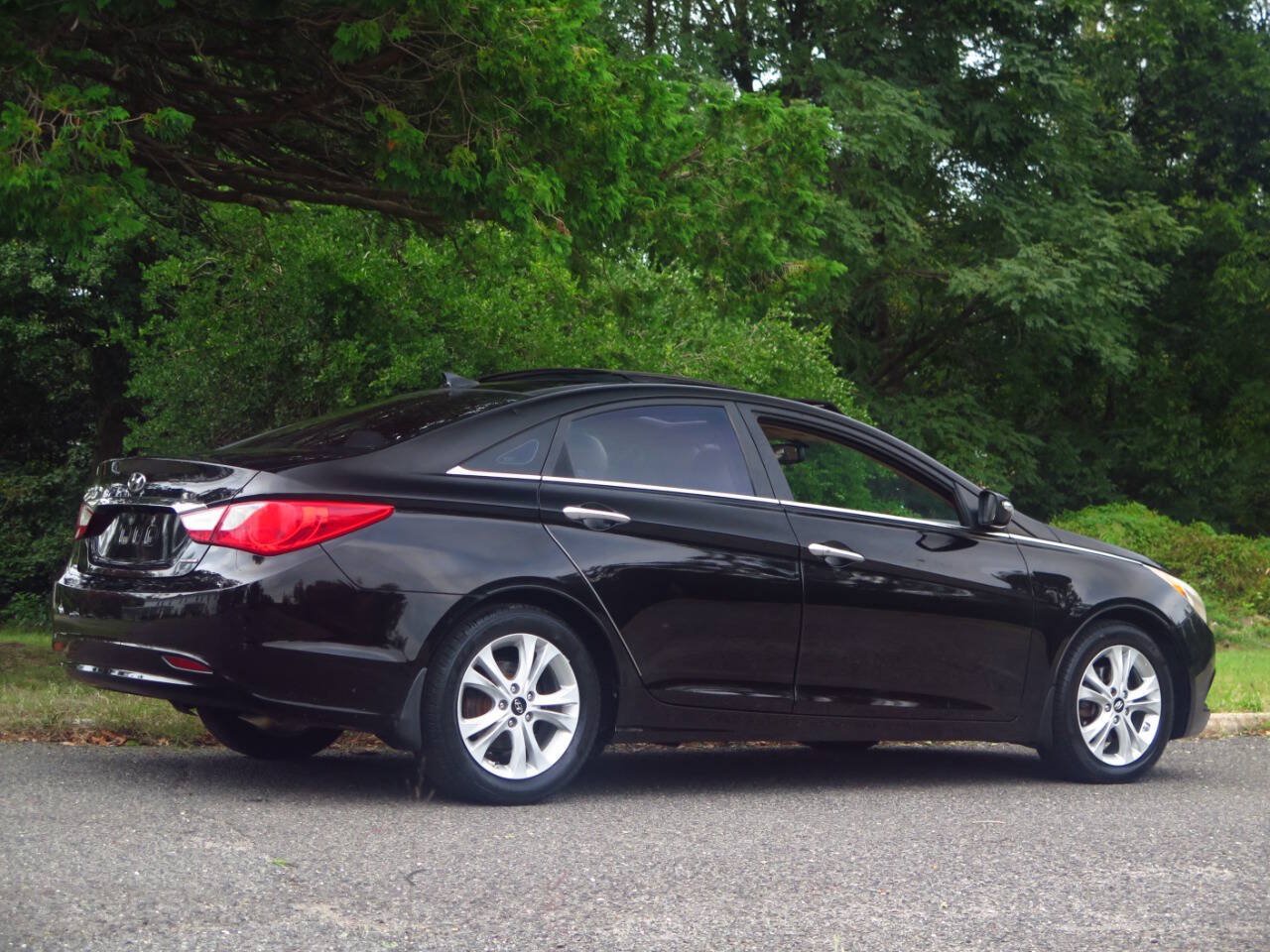 Used 2013 Hyundai Sonata Limited w/ Premium Pkg FWD image 4