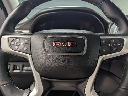 Certified 2023 GMC Acadia SLT w/ Technology Package AWD/4WD image 22