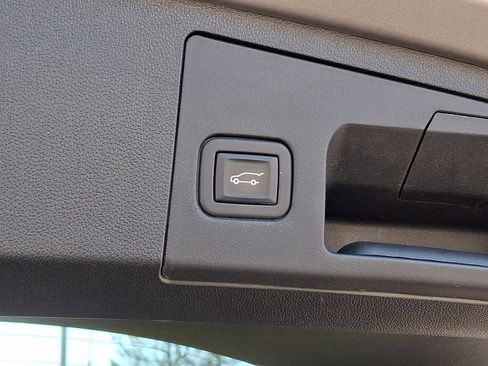 Certified 2023 Cadillac XT4 Luxury w/ Cold Weather Package image 25