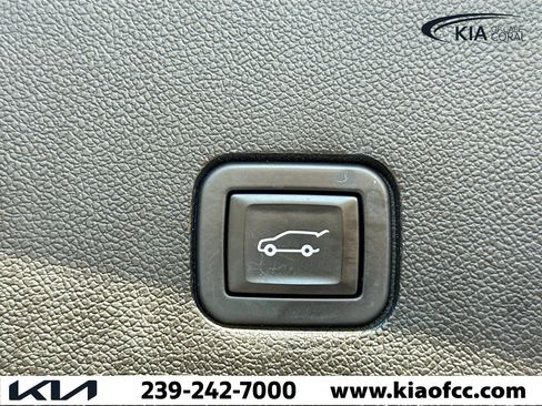 Used 2021 Cadillac XT6 Premium Luxury AWD/4WD image 14