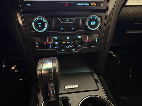 Used 2016 Ford Explorer XLT w/ Equipment Group 202A image 23