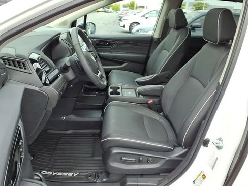 Certified 2026 Honda Odyssey Elite image 4