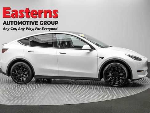 Used 2021 Tesla Model Y Long Range AWD/4WD image 4