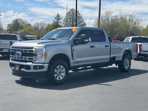Used 2023 Ford F350 XLT w/ FX4 Off-Road Package AWD/4WD image 12
