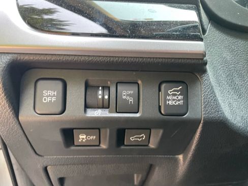 Used 2018 Subaru Forester 2.5i Limited AWD/4WD image 10