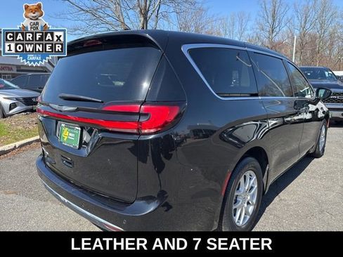 Used 2024 Chrysler Pacifica Touring-L FWD image 13