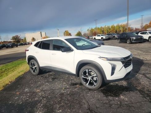 New 2026 Chevrolet Trax RS image 11
