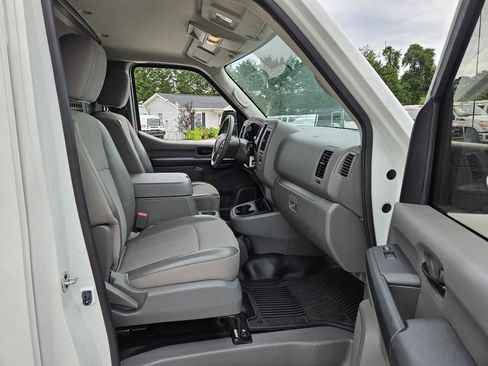 Used 2019 Nissan NV 2500 SV RWD image 25
