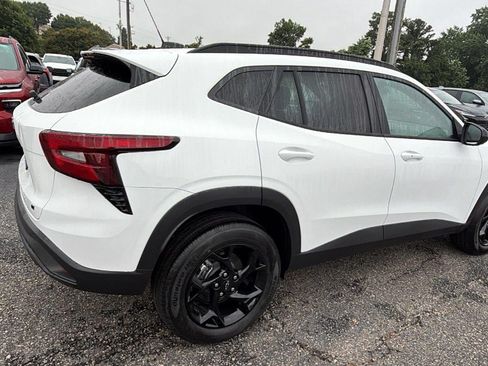 New 2026 Chevrolet Trax LT w/ Driver Confidence Package FWD image 8