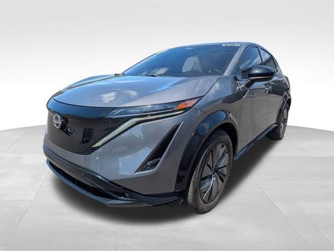 Used 2024 Nissan Ariya AWD image 3