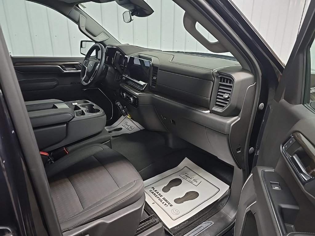 Used 2023 Chevrolet Silverado 1500 RST AWD/4WD image 15