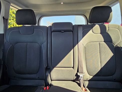 Used 2024 Jeep Grand Cherokee Laredo image 26