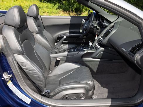 Used 2014 Audi R8 V8 w/ Convenience Package AWD/4WD image 46