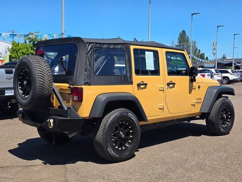 Used 2013 Jeep Wrangler Unlimited Sport w/ Connectivity Group AWD/4WD image 27