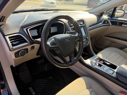 Used 2019 Ford Fusion SE image 14