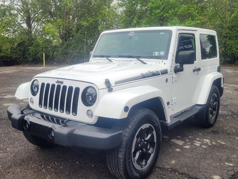 Used 2014 Jeep Wrangler Sahara AWD/4WD image 4