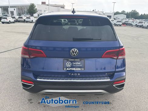Certified 2022 Volkswagen Taos SE FWD image 5