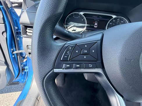 Used 2025 Nissan Sentra SV FWD image 13
