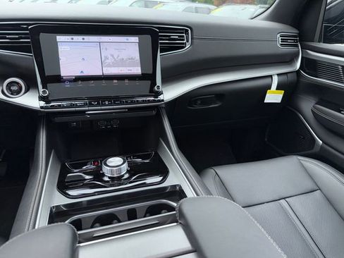 New 2025 Jeep Wagoneer Base w/ Premium Group I image 19