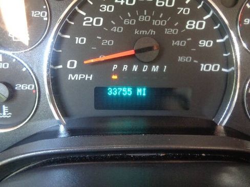 Used 2024 Chevrolet Express 2500 w/ Driver Convenience Package RWD image 19