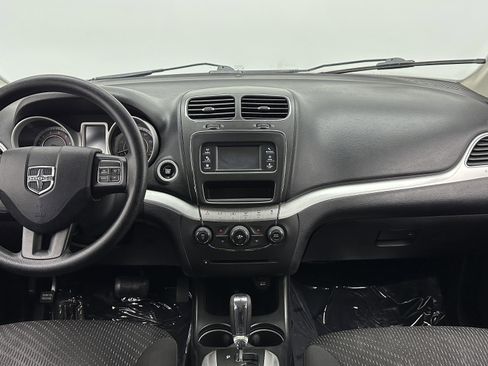 Used 2018 Dodge Journey SE image 18