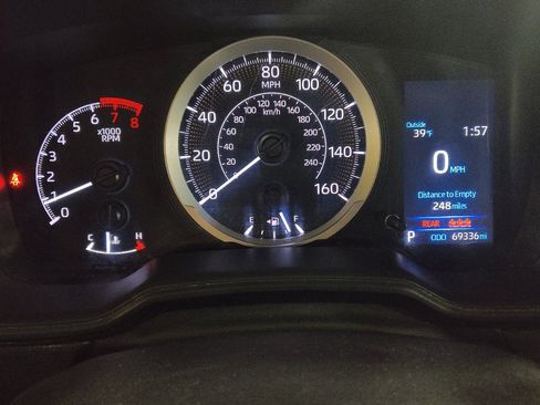 Used 2021 Toyota Corolla LE image 23