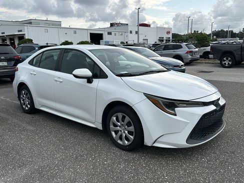 Used 2021 Toyota Corolla LE FWD image 5