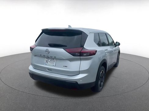 Used 2025 Nissan Rogue SV AWD/4WD image 15