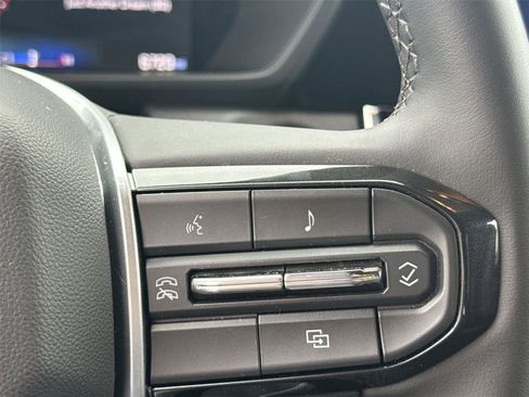 Used 2025 Chevrolet Colorado W/T w/ WT Convenience Package II image 25