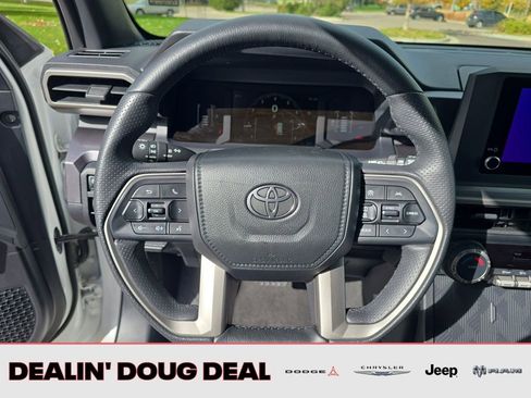 Used 2025 Toyota 4Runner SR5 image 15