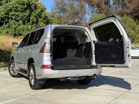 Used 2017 Lexus GX 460 Luxury AWD/4WD image 12