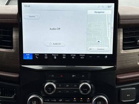 Used 2024 Ford Expedition Limited image 13