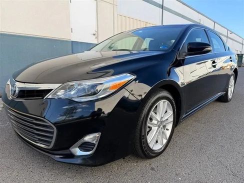 Used 2013 Toyota Avalon XLE Touring FWD image 2