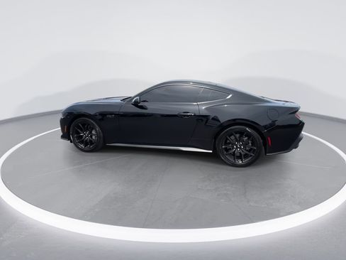 Used 2025 Ford Mustang GT RWD image 5