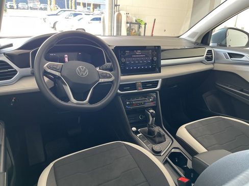 New 2026 Volkswagen Taos SE AWD/4WD image 11