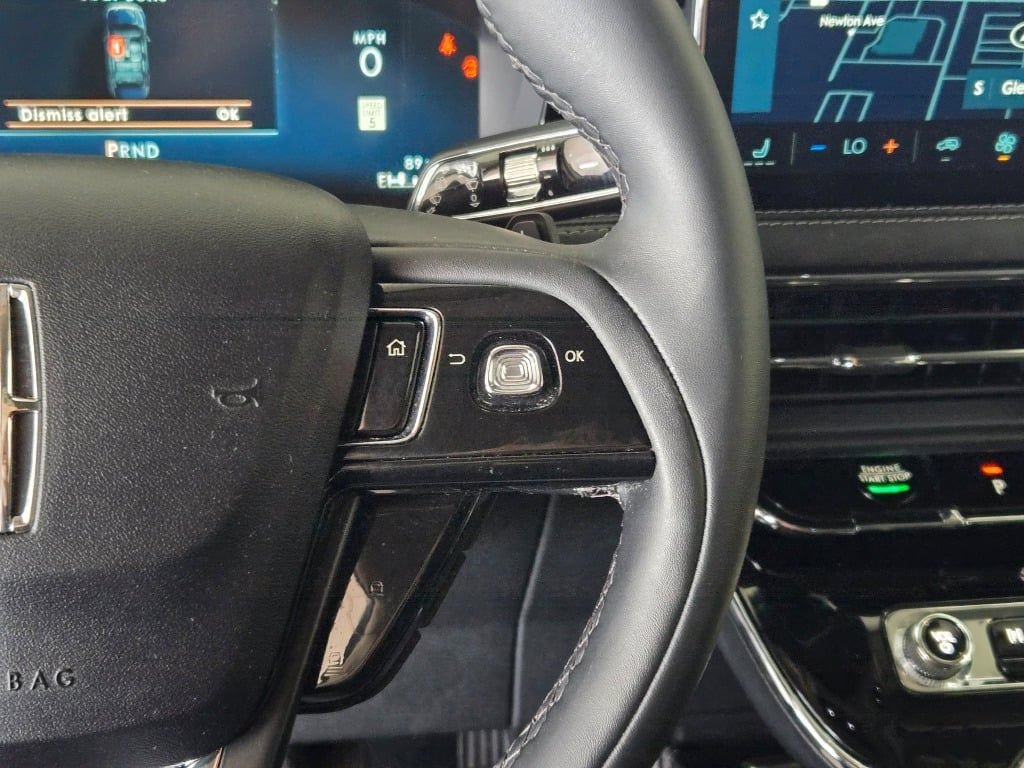 Used 2023 Lincoln Corsair AWD image 34