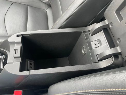 Used 2018 Chevrolet Equinox Premier image 47