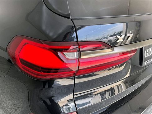 Used 2020 BMW X7 M50i w/ Dynamic Handling Package AWD/4WD image 38