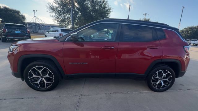 Used 2025 Jeep Compass Limited AWD/4WD image 5