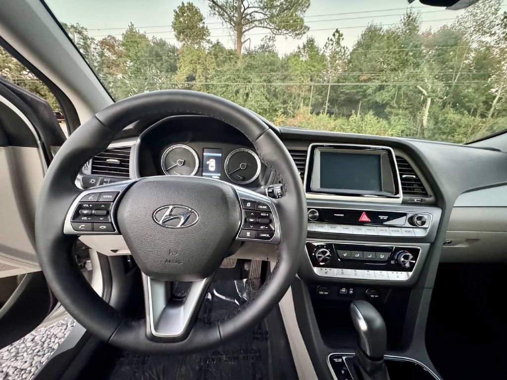 Used 2018 Hyundai Sonata SEL w/ Tech Package 02 FWD image 14