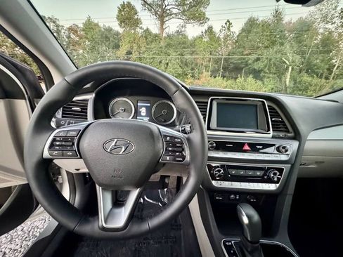 Used 2018 Hyundai Sonata SEL w/ Tech Package 02 image 14