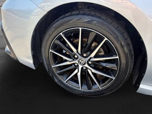 Used 2023 Toyota Camry SE FWD image 11