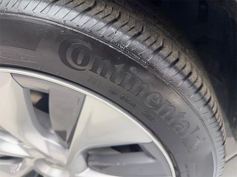 Used 2024 Tesla Model Y Long Range image 83