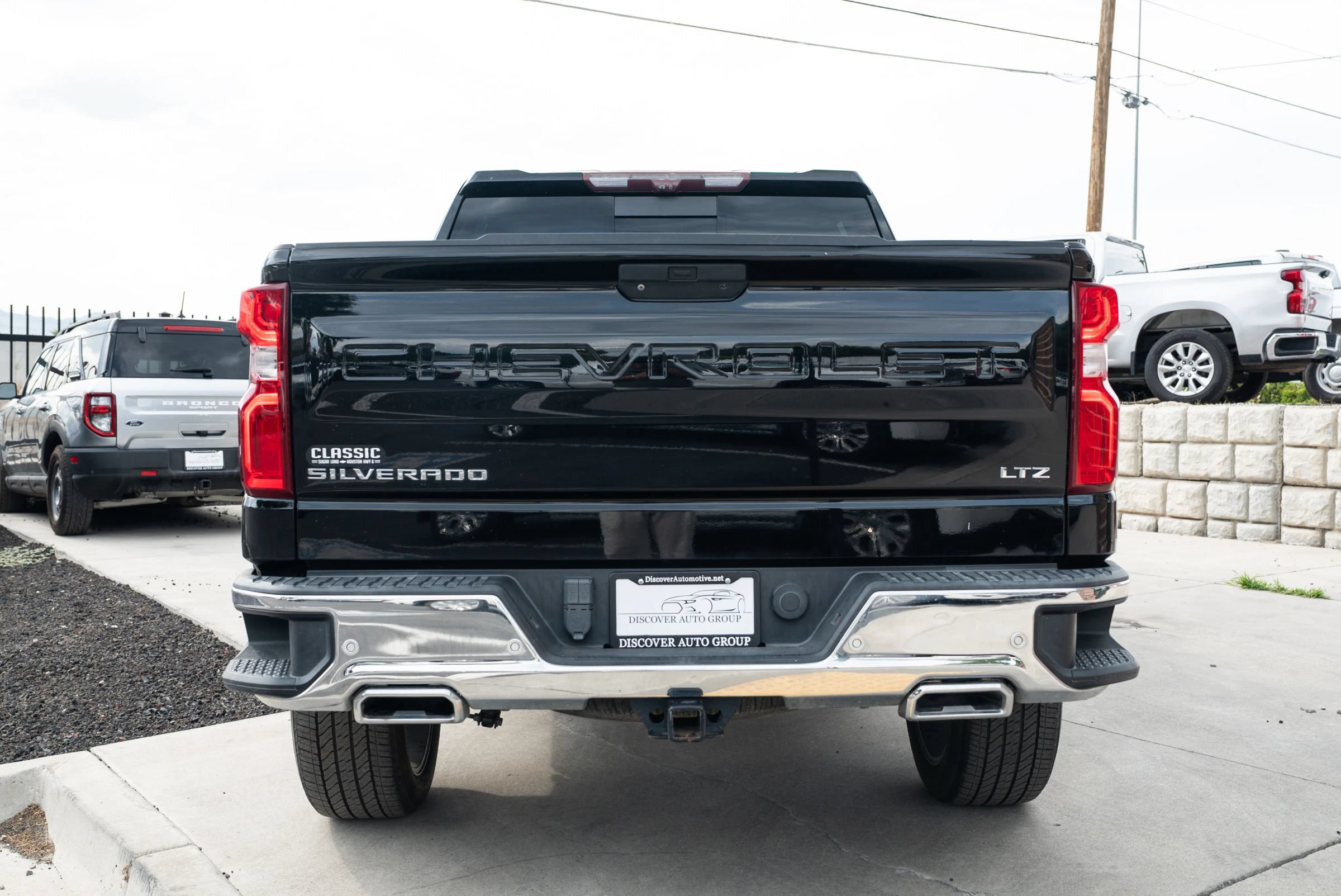 Used 2020 Chevrolet Silverado 1500 LTZ AWD/4WD image 6