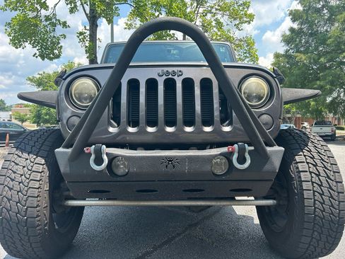 Used 2014 Jeep Wrangler Unlimited Rubicon AWD/4WD image 9