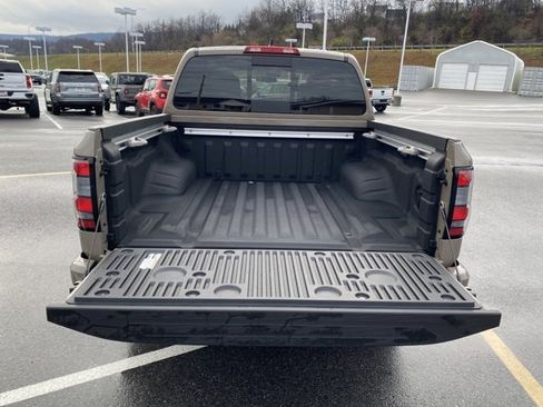 Used 2023 Nissan Frontier PRO-4X w/ Pro Convenience Package image 9