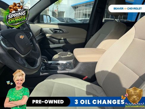 Used 2022 Chevrolet Traverse LS FWD image 8