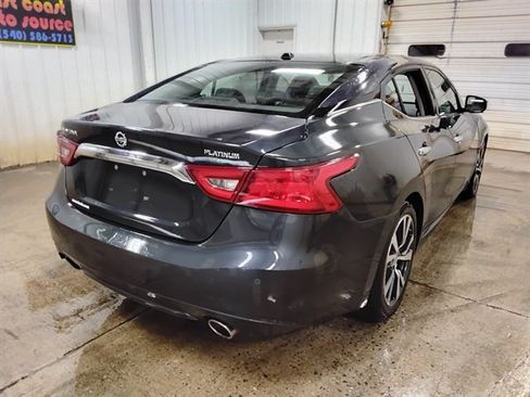 Used 2017 Nissan Maxima Platinum w/ Interior Lighting Package FWD image 3